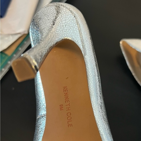 Kenneth Cole Romi pump silver metallic - Picture 8 of 12